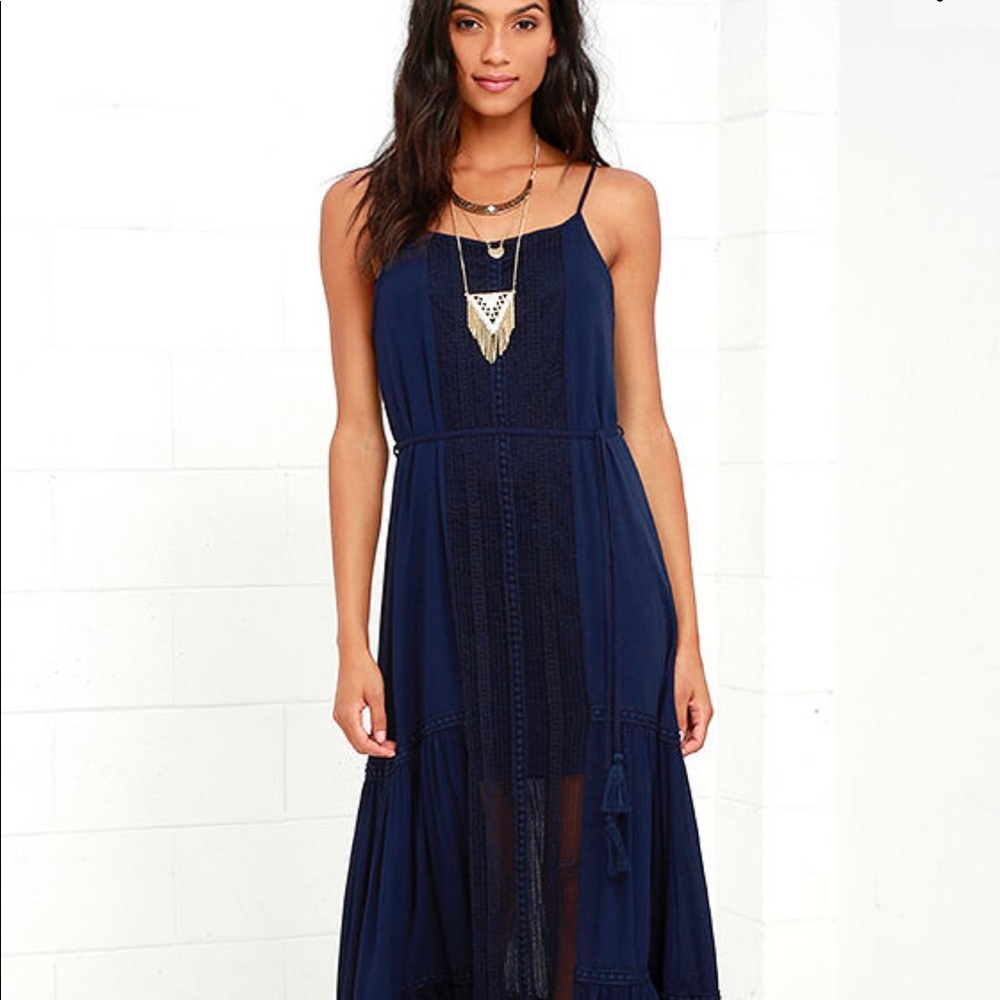 NWOT! Lulu’s Through the Mist Lace Maxi Dress, S